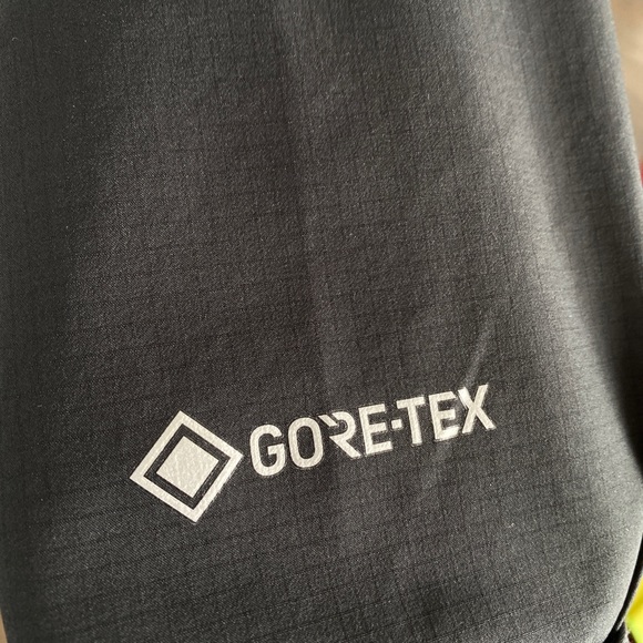 Berghaus Ridgemaster 3-layer Goretex Shell Jacket - Medium - Picture 2 of 11